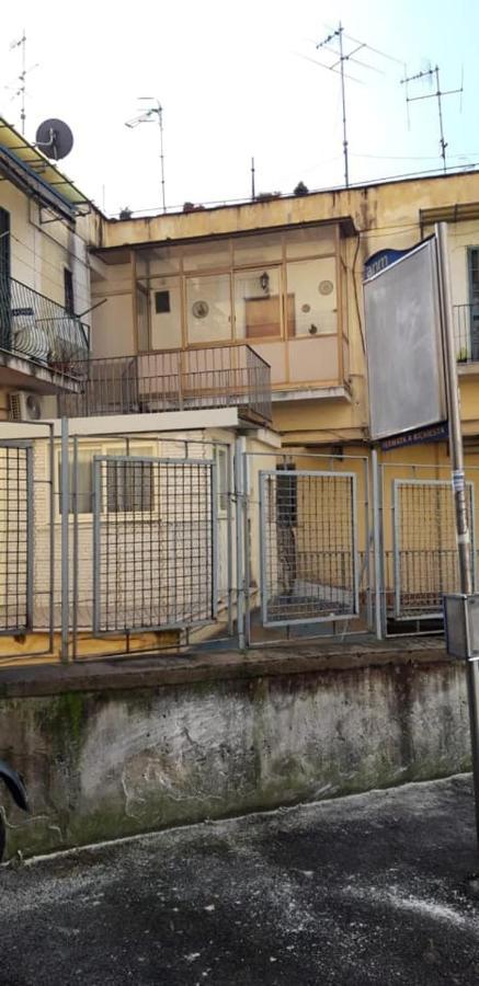 domus bianchi Villa Napoli Bagian luar foto